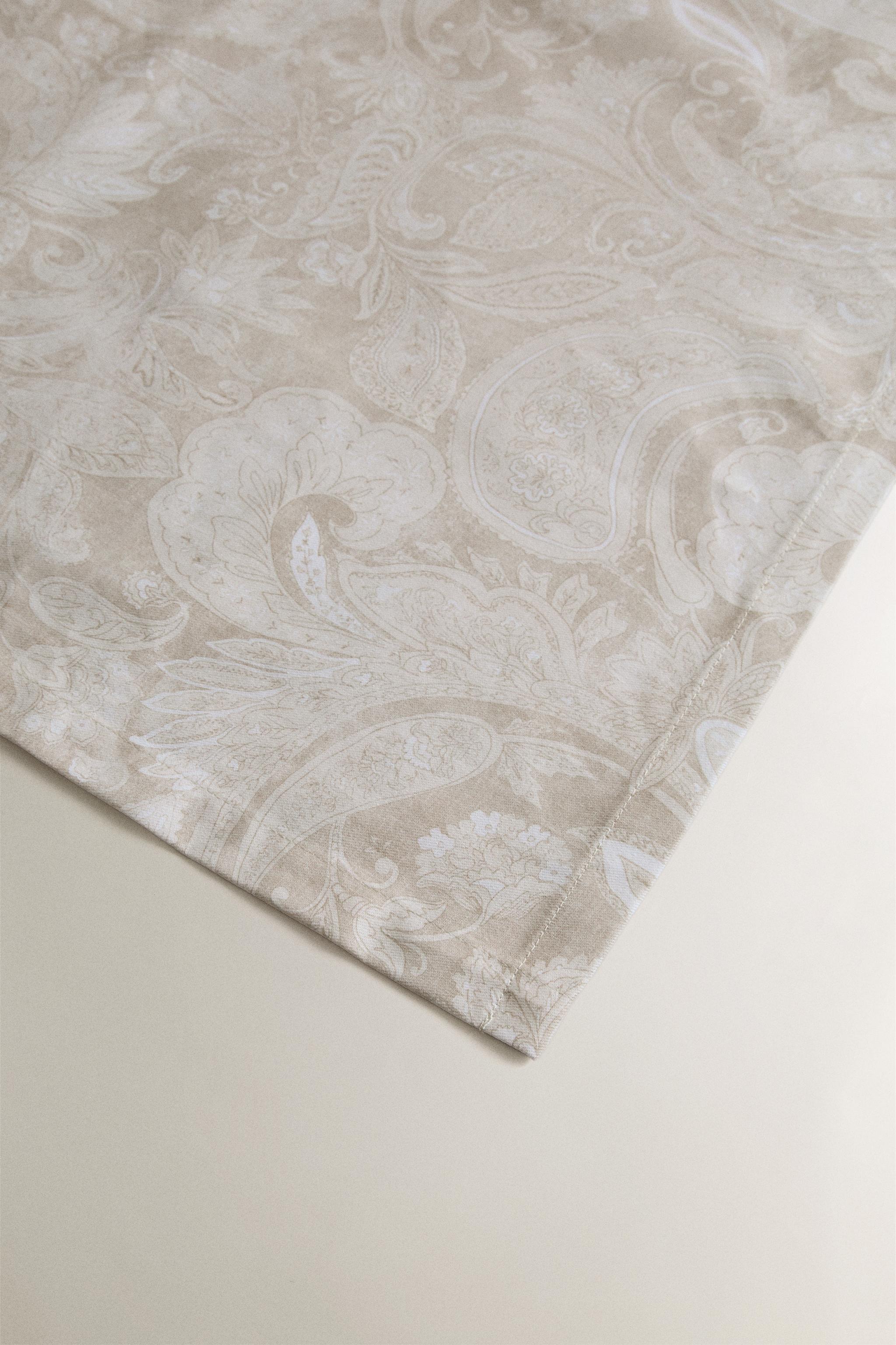 PAISLEY PRINT RESIN-COATED TABLECLOTH